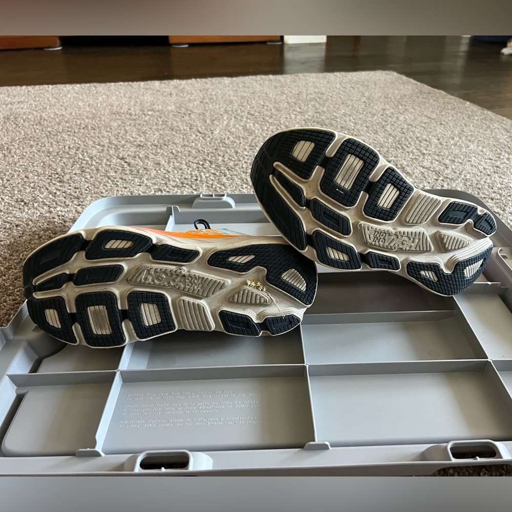 hoka one tennis shoes